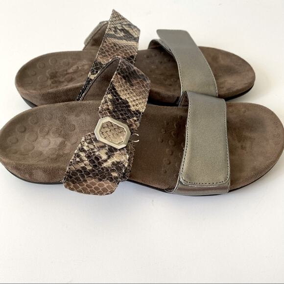 Vionic Camila Flat Leather Snake Silver Sandal size 7 - Picture 3 of 8